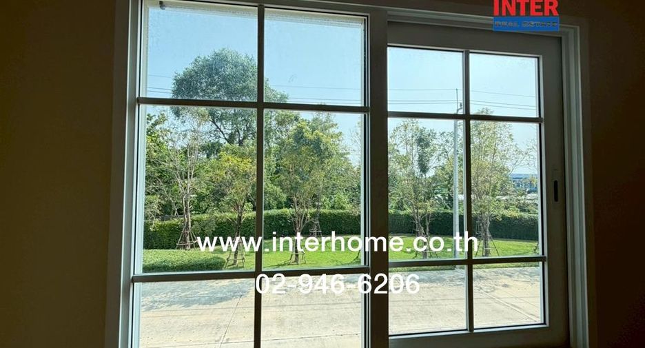 For sale 4 bedrooms townhouse in Bangkok Noi, Bangkok