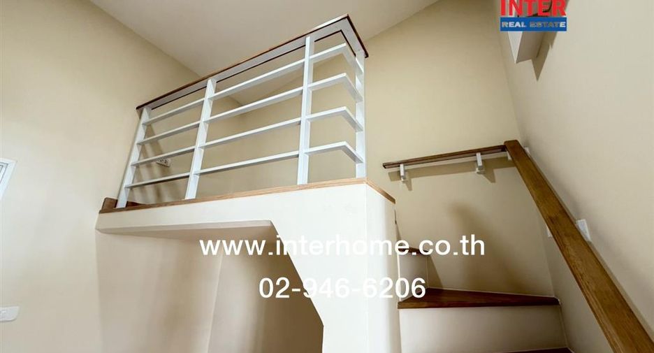 For sale 4 bedrooms townhouse in Bangkok Noi, Bangkok