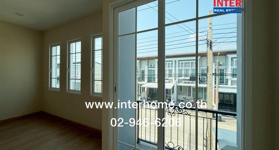 For sale 4 bedrooms townhouse in Bangkok Noi, Bangkok
