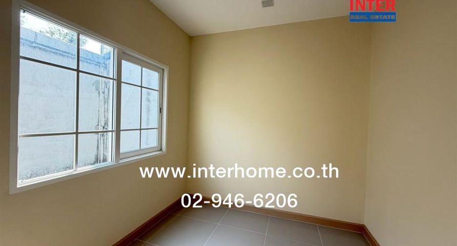 For sale 4 bedrooms townhouse in Bangkok Noi, Bangkok