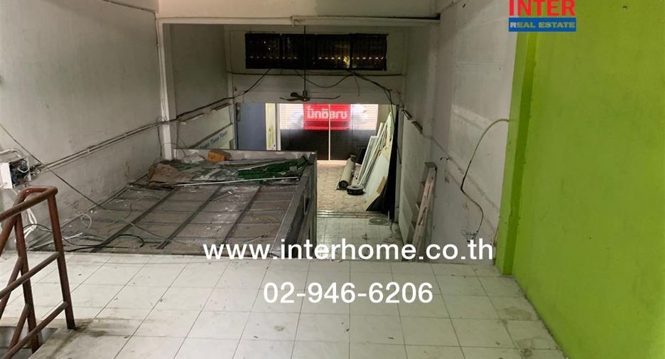 For sale 4 bedrooms retail Space in Khan Na Yao, Bangkok