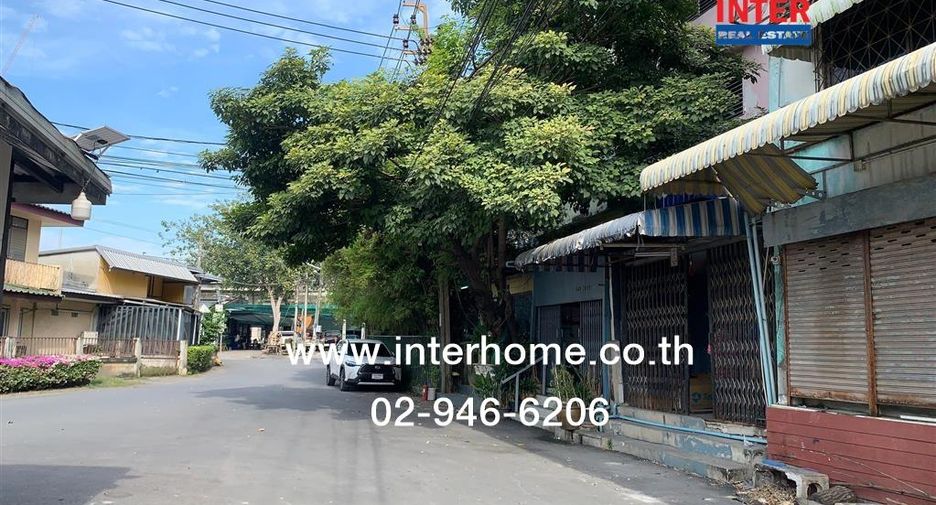For sale 4 bedrooms retail Space in Khan Na Yao, Bangkok
