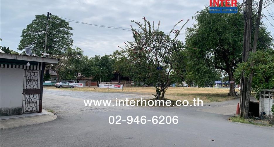 For sale 4 bedrooms retail Space in Khan Na Yao, Bangkok