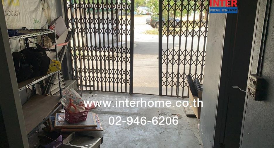 For sale 4 bedrooms retail Space in Khan Na Yao, Bangkok