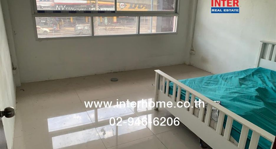 For sale 4 bedrooms retail Space in Khan Na Yao, Bangkok