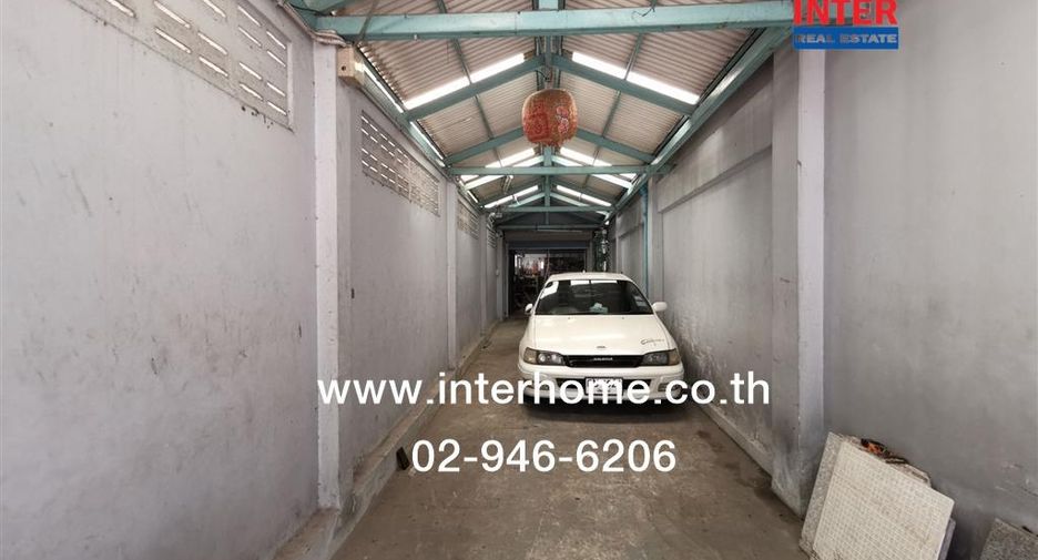 For sale 4 bedrooms retail Space in Khlong San, Bangkok