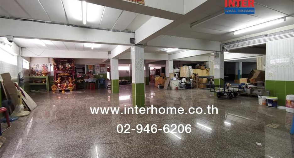 For sale 4 bedrooms retail Space in Khlong San, Bangkok