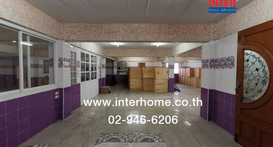 For sale 4 bedrooms retail Space in Khlong San, Bangkok