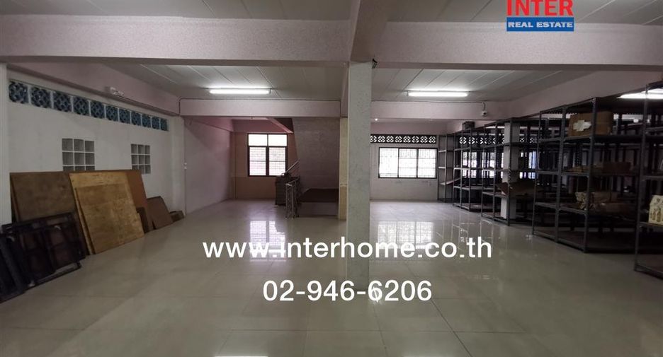 For sale 4 bedrooms retail Space in Khlong San, Bangkok