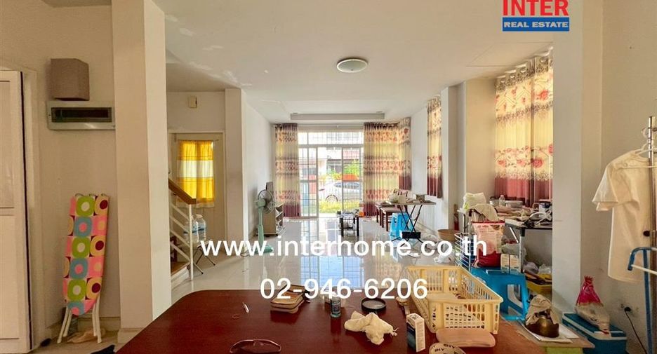 For sale 3 ベッドルーム house in Saphan Sung, Bangkok