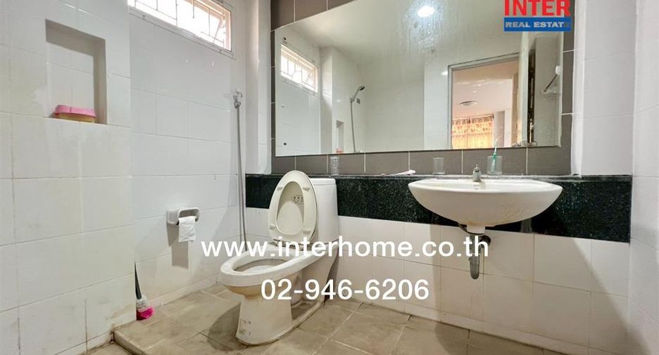 For sale 3 ベッドルーム house in Saphan Sung, Bangkok