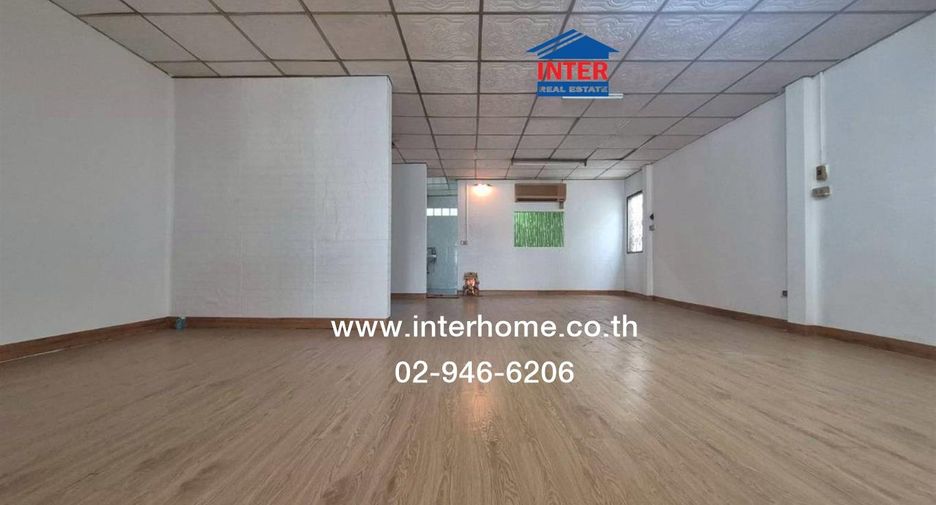 For sale 3 bedrooms townhouse in Mueang Nonthaburi, Nonthaburi
