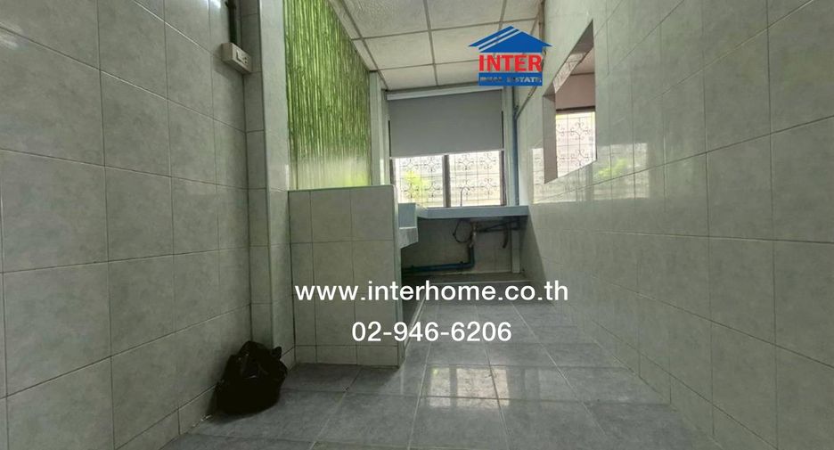 For sale 3 bedrooms townhouse in Mueang Nonthaburi, Nonthaburi