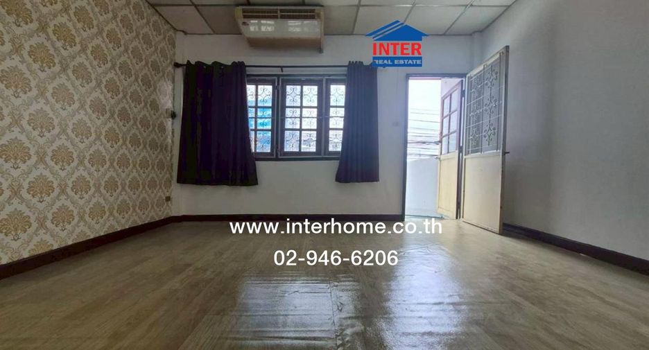 For sale 3 bedrooms townhouse in Mueang Nonthaburi, Nonthaburi
