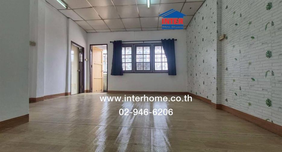 For sale 3 bedrooms townhouse in Mueang Nonthaburi, Nonthaburi