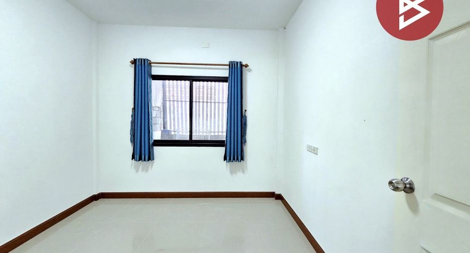 For sale 2 ベッドルーム townhouse in Ban Bueng, Chonburi