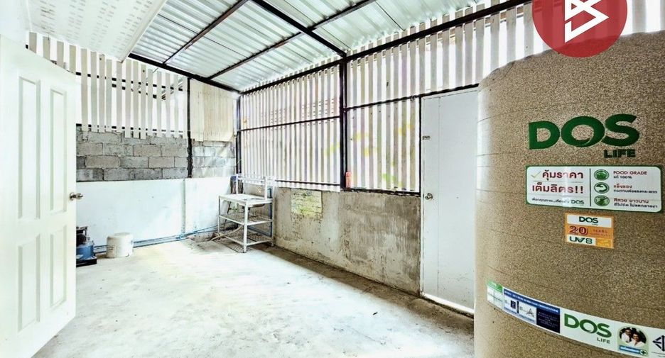 For sale 2 ベッドルーム townhouse in Ban Bueng, Chonburi