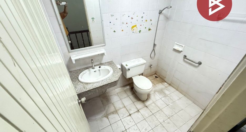 For sale 2 ベッドルーム townhouse in Khan Na Yao, Bangkok