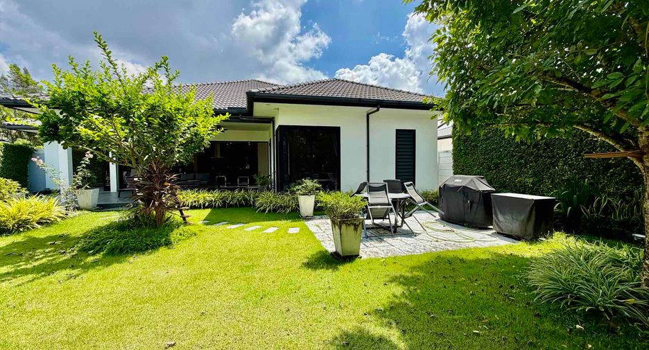 For sale 3 bedrooms villa in Bang Lamung, Chonburi