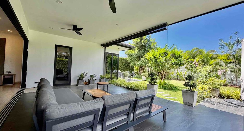 For sale 3 bedrooms villa in Bang Lamung, Chonburi