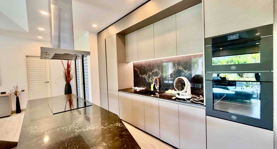 For sale 3 bedrooms villa in Bang Lamung, Chonburi
