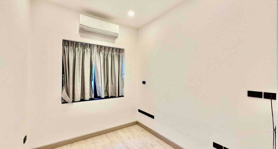 For sale 3 bedrooms villa in Bang Lamung, Chonburi