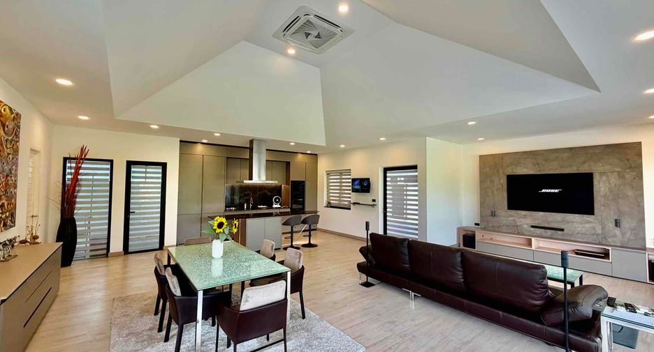 For sale 3 bedrooms villa in Bang Lamung, Chonburi