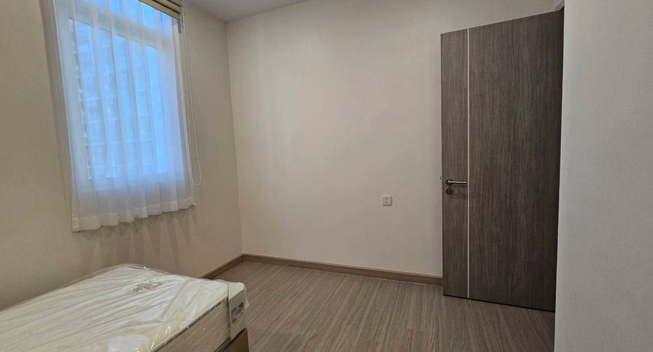 For rent 2 bedrooms condo in Bang Rak, Bangkok