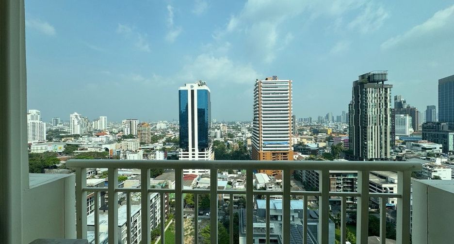 For rent 1 bed condo in Watthana, Bangkok