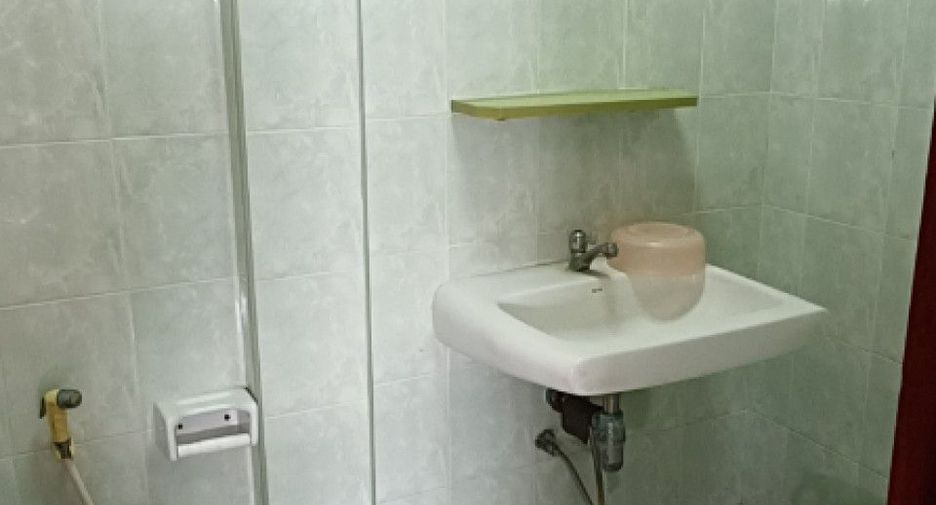 For sale 1 bed townhouse in Mueang Samut Prakan, Samut Prakan