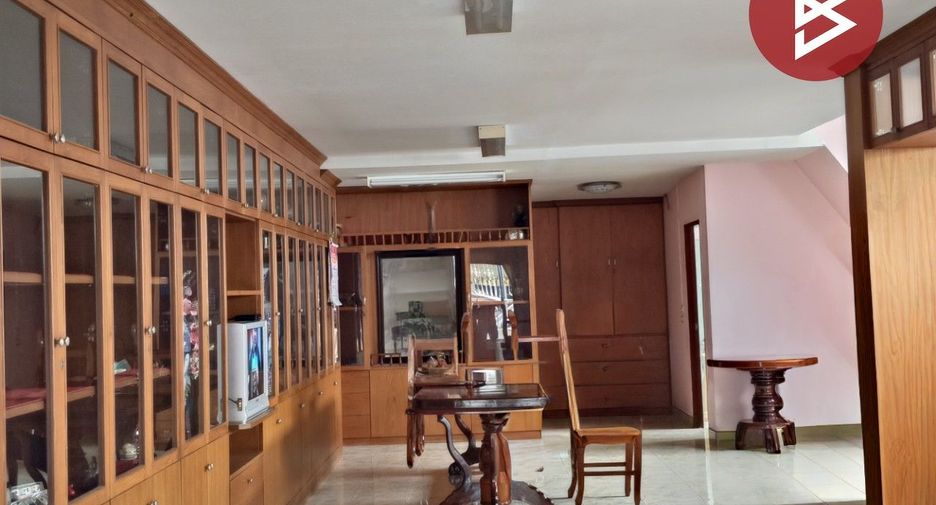 For sale 1 bed townhouse in Mueang Samut Prakan, Samut Prakan