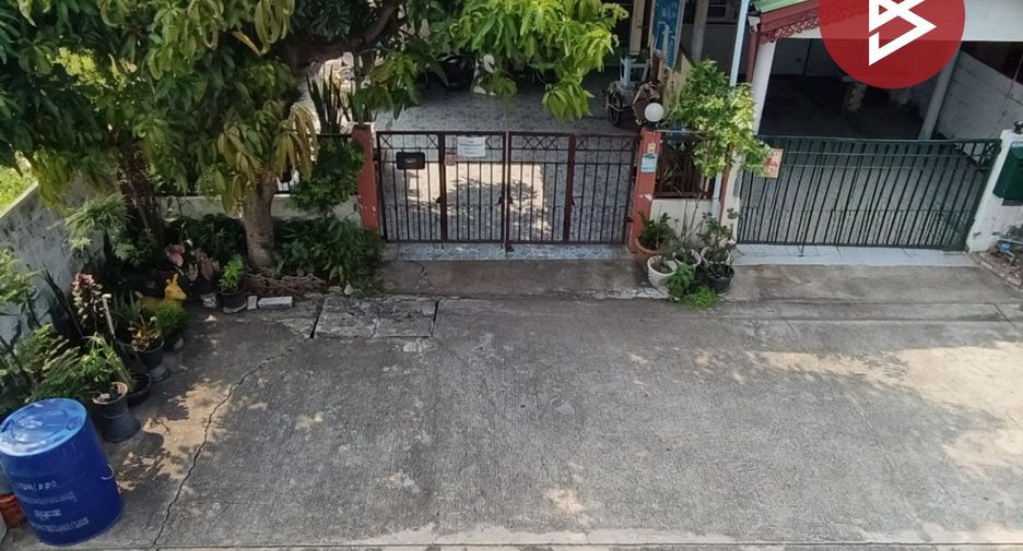 For sale 1 bed townhouse in Mueang Samut Prakan, Samut Prakan