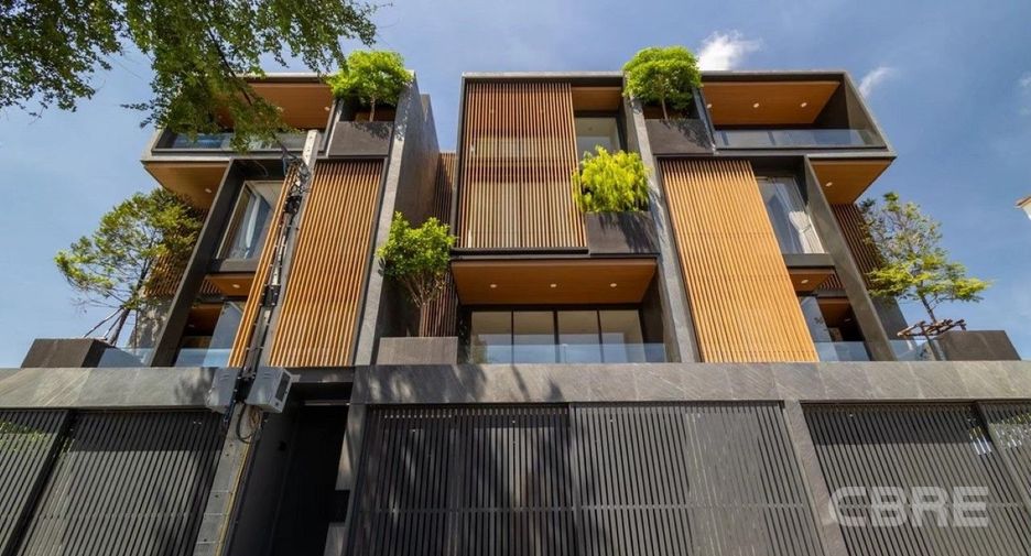 Casa adosada en venta de 3 habitaciones en Wang Thonglang, Bangkok