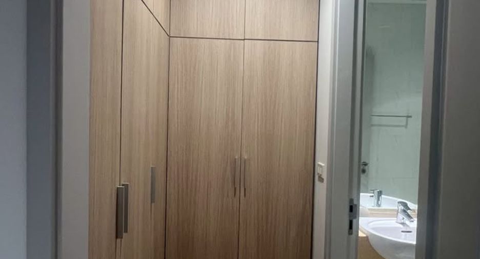 For rent 3 bedrooms condo in Pathum Wan, Bangkok