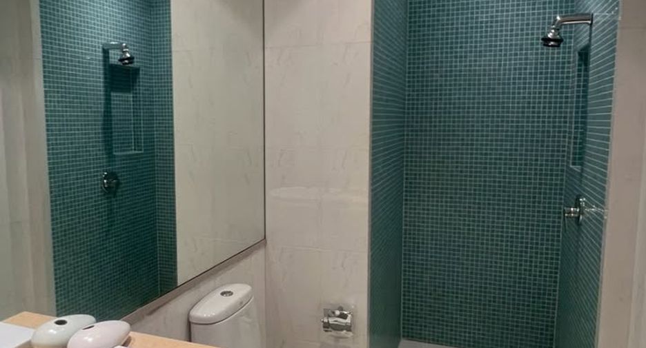 For rent 3 bedrooms condo in Pathum Wan, Bangkok