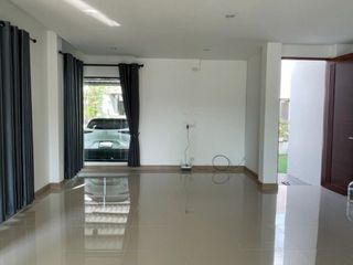 Продажа 3 спальни дом в Мыанг Районг, Районг