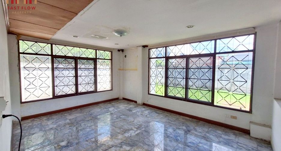 For sale 3 bedrooms house in Bang Khae, Bangkok