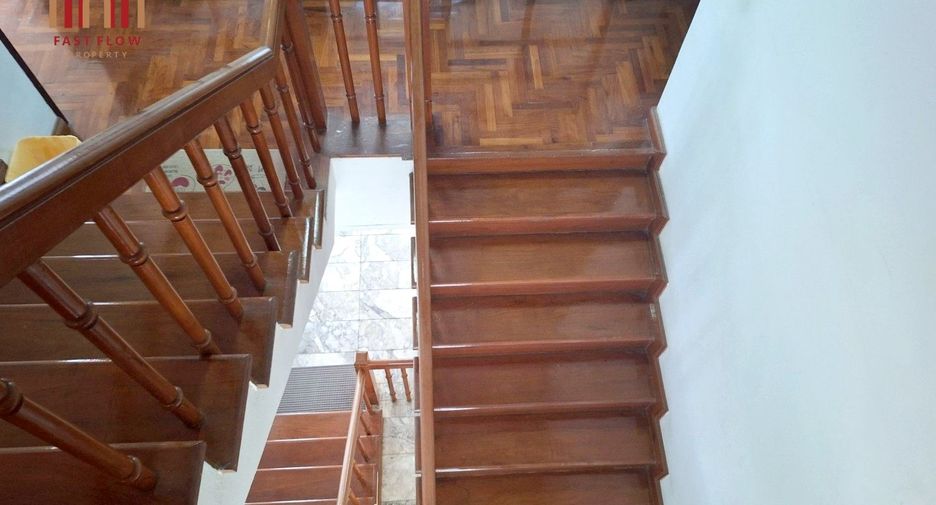 For sale 3 bedrooms house in Bang Khae, Bangkok
