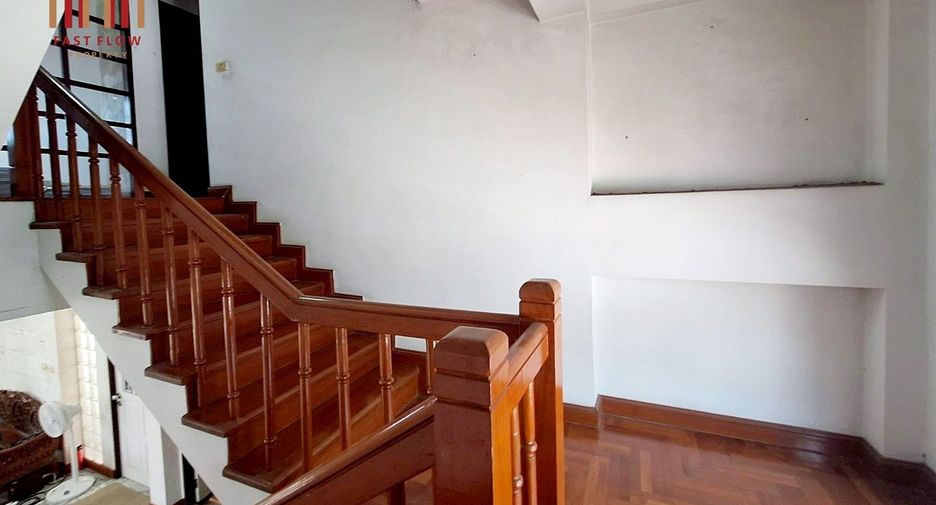 For sale 3 bedrooms house in Bang Khae, Bangkok