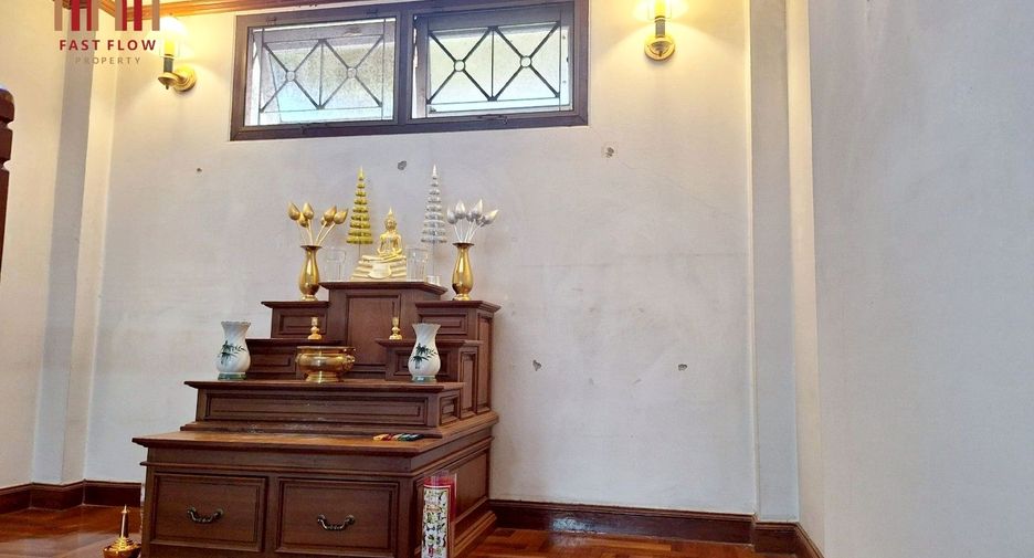 For sale 3 bedrooms house in Bang Khae, Bangkok