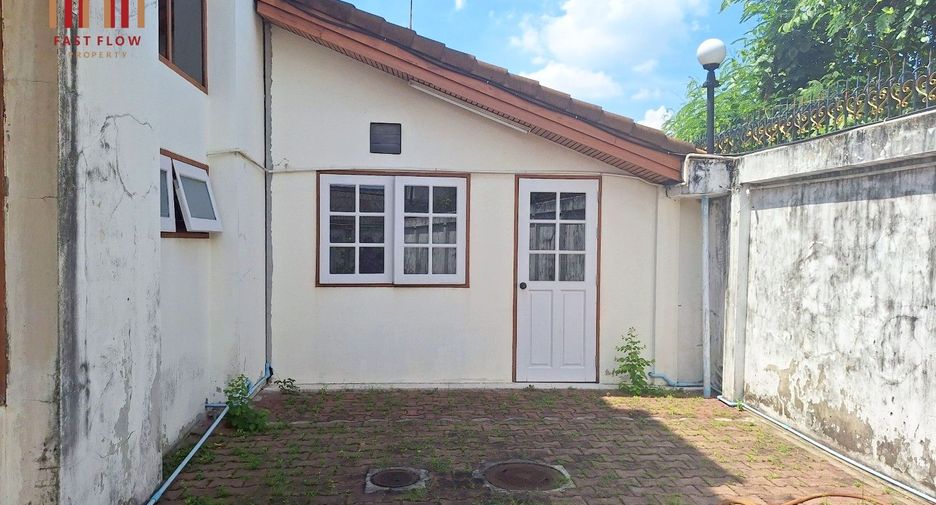 For sale 3 bedrooms house in Bang Khae, Bangkok