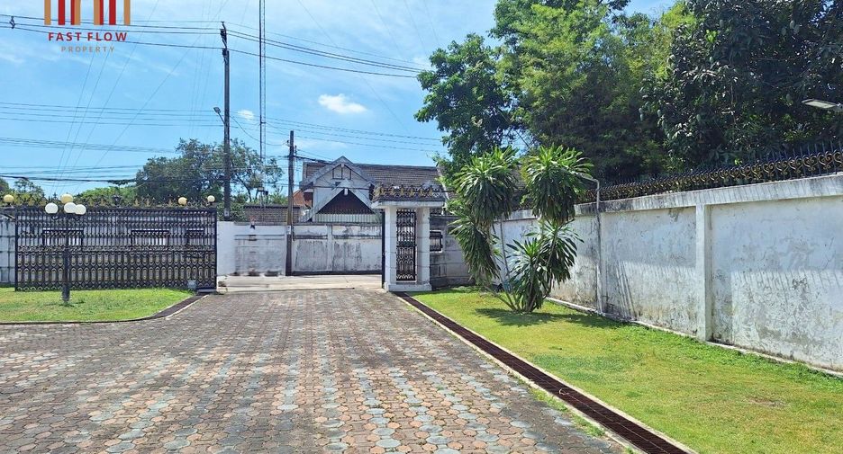For sale 3 bedrooms house in Bang Khae, Bangkok