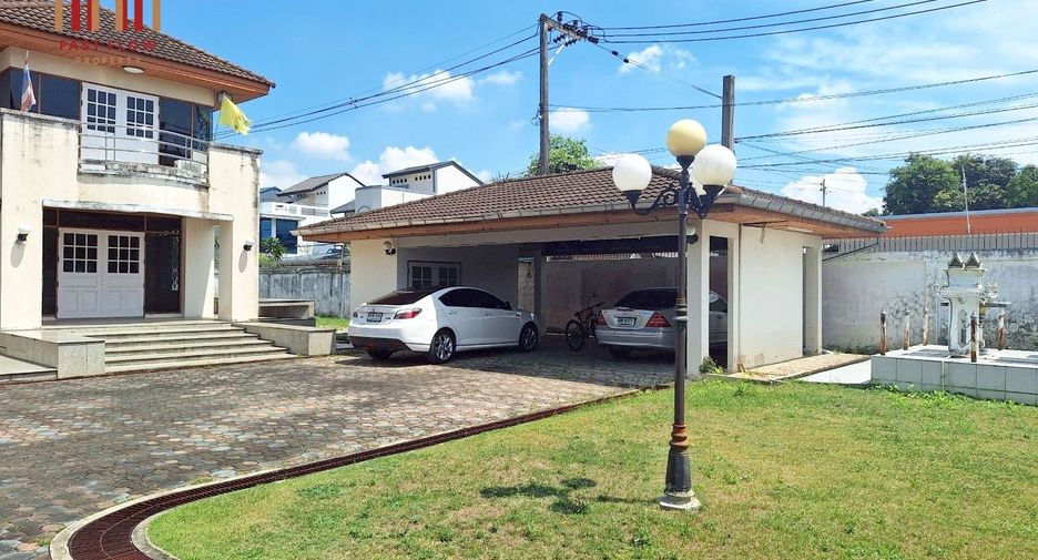 For sale 3 bedrooms house in Bang Khae, Bangkok