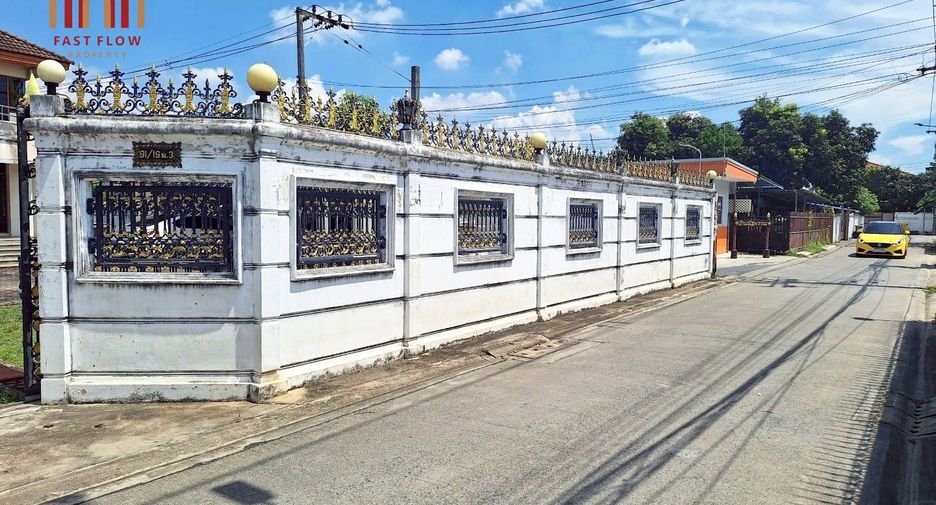 For sale 3 bedrooms house in Bang Khae, Bangkok