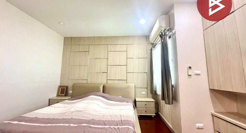 For sale 4 bedrooms house in Bang Khun Thian, Bangkok