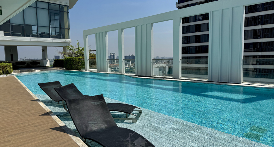 For sale 2 bedrooms condo in Watthana, Bangkok