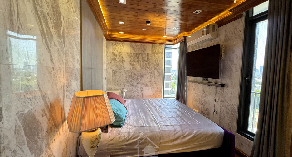 For sale 2 bedrooms condo in Watthana, Bangkok