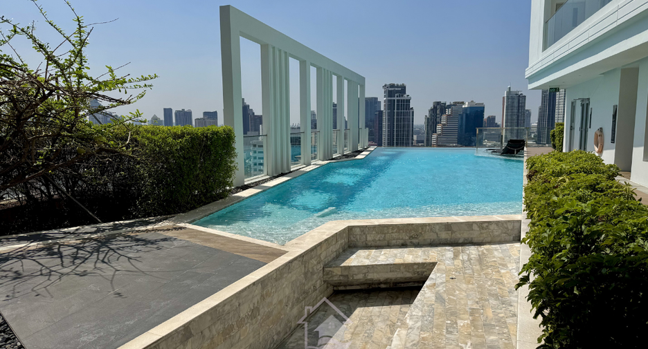 For sale 2 bedrooms condo in Watthana, Bangkok