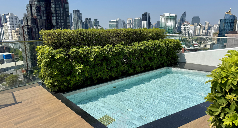For sale 2 bedrooms condo in Watthana, Bangkok