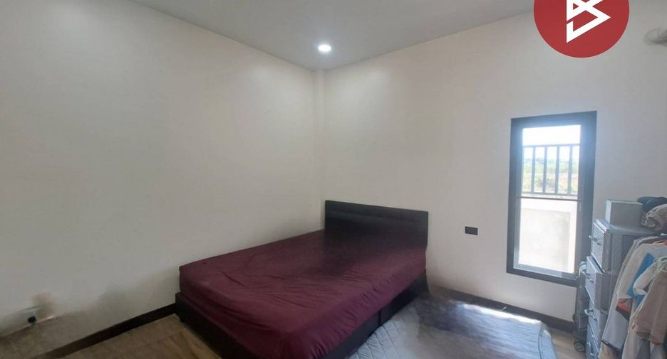 For sale 3 bedrooms house in Mueang Nakhon Sawan, Nakhon Sawan